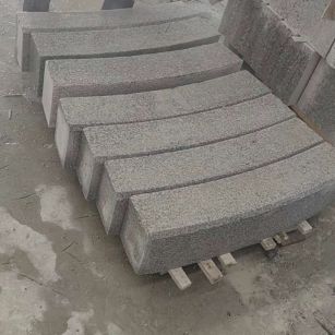 南昌芝麻白弧形路牙石