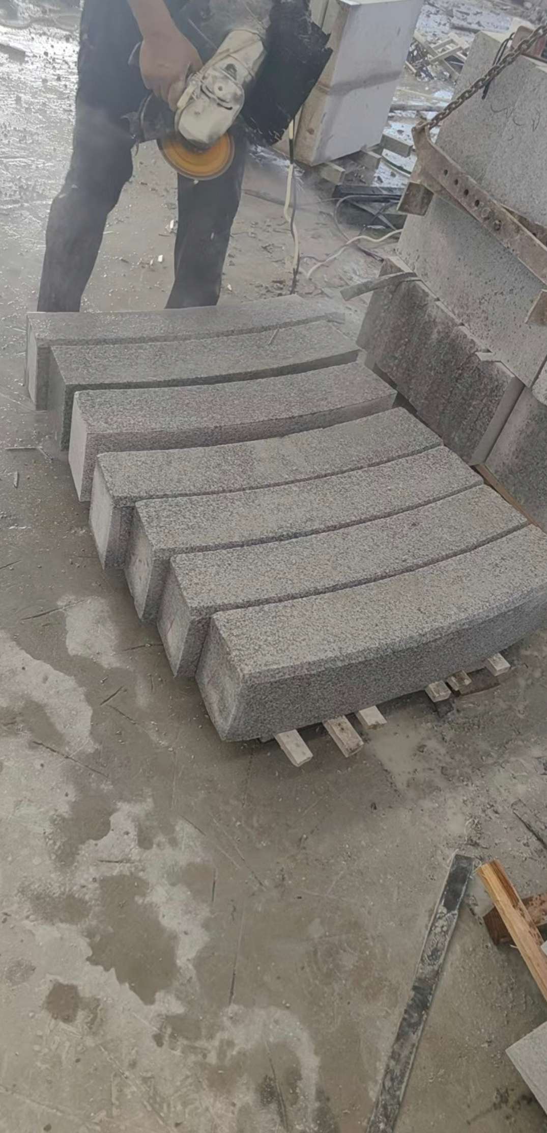 南昌芝麻白弧形路牙石